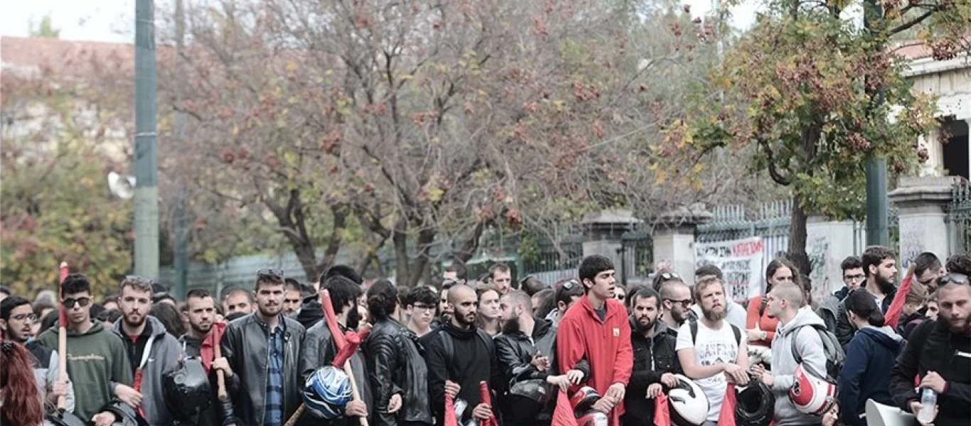 Πολυτεχνείο: Έκλεισαν οι πύλες του ιδρύματος - Με σχέδιο a la ΔΕΘ για τα πανεπιστήμια η ΕΛΑΣ (βίντεο-φωτο)